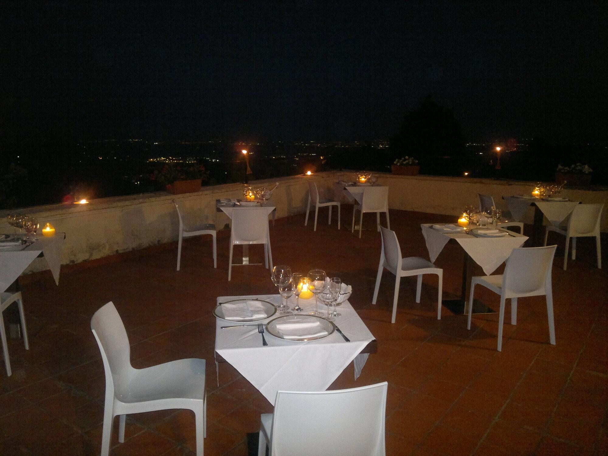 Hotel Villa Del Cardinale Norma Eksteriør bilde