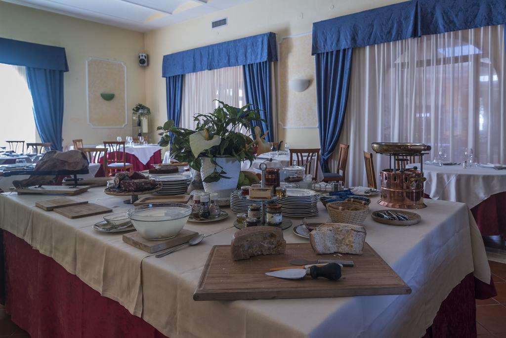 Hotel Villa Del Cardinale Norma Eksteriør bilde