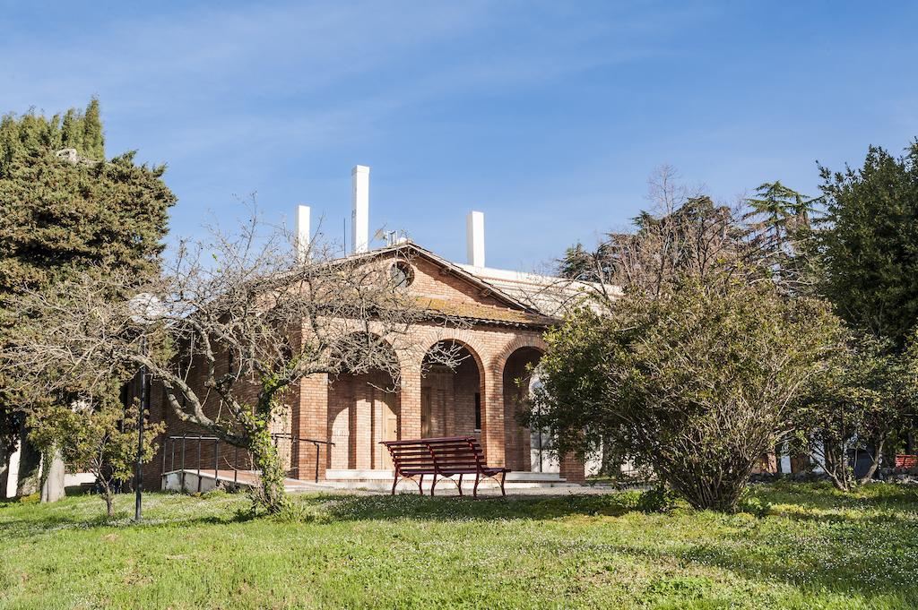 Hotel Villa Del Cardinale Norma Eksteriør bilde