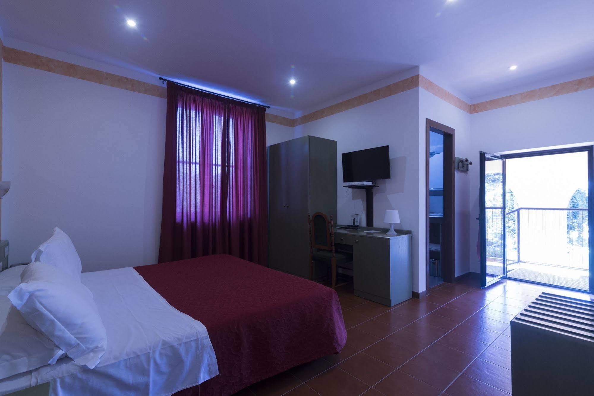 Hotel Villa Del Cardinale Norma Eksteriør bilde